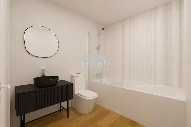 Foto 84bd03b0-db68-4137-9323-2d1eed4144c2. Pis a Plaza de la industria Vigo