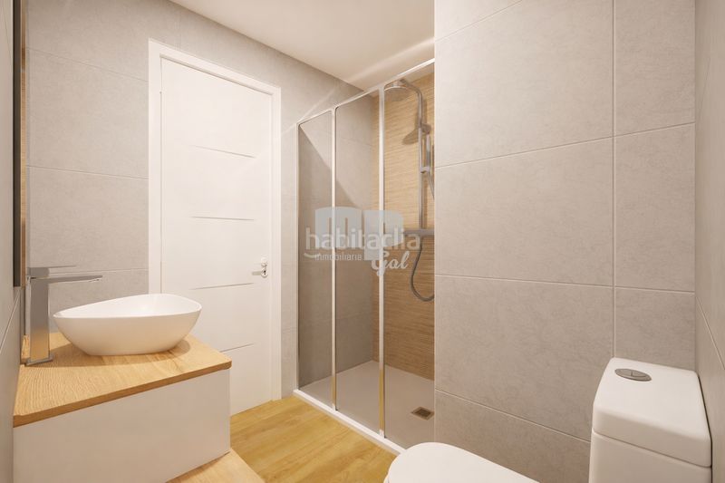 Foto ec1aa961-44d9-41b0-9bdd-f7b112452135. Pis a Plaza de la industria Vigo