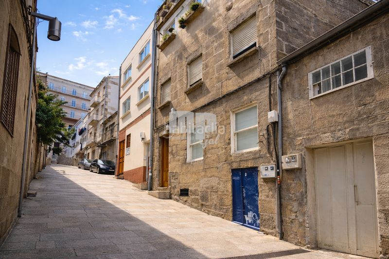 Foto 5af3bddb-6049-4952-aadb-ede202f2b574. Edifici a Casco Vello Vigo