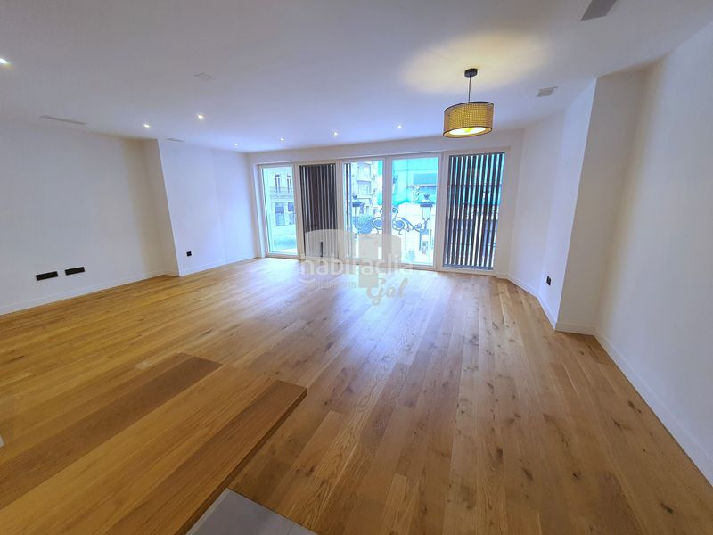 Foto f475eae7-499f-498c-bbb3-b2070a1a1731. Pis amb calefacció aparcament a Centro - Areal Vigo