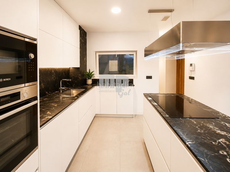 Foto b68b2a8c-29d3-42e9-a9bd-b7510fa9feab. Piso en Centro - Areal Vigo