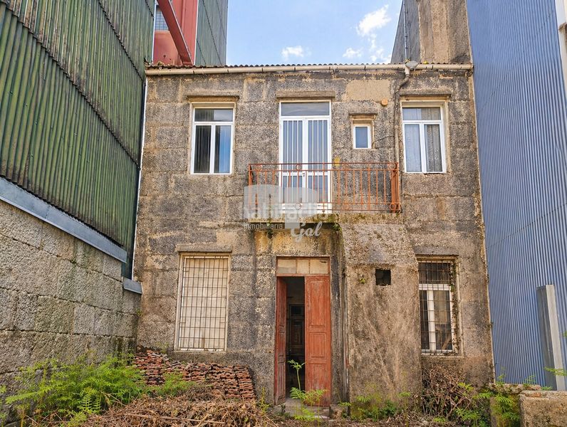 Foto 12bb3073-8e59-4c94-96a5-91a44883fdcb. Casa a As Travesas - Balaidos Vigo