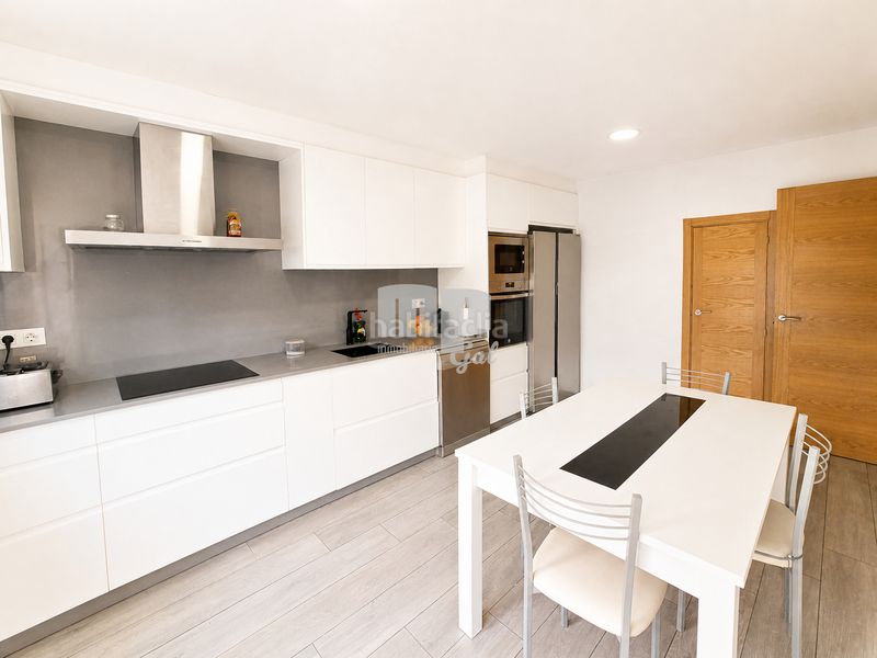 Foto a3dec28d-16f1-44ed-880c-b48f6b706f98. Chalet avec chauffage parking dans Redondela