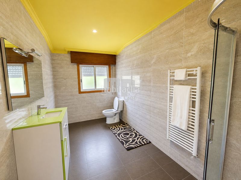 Foto b10e4180-5974-4ca7-a2cd-79d6684dae64. Chalet avec chauffage parking dans Redondela