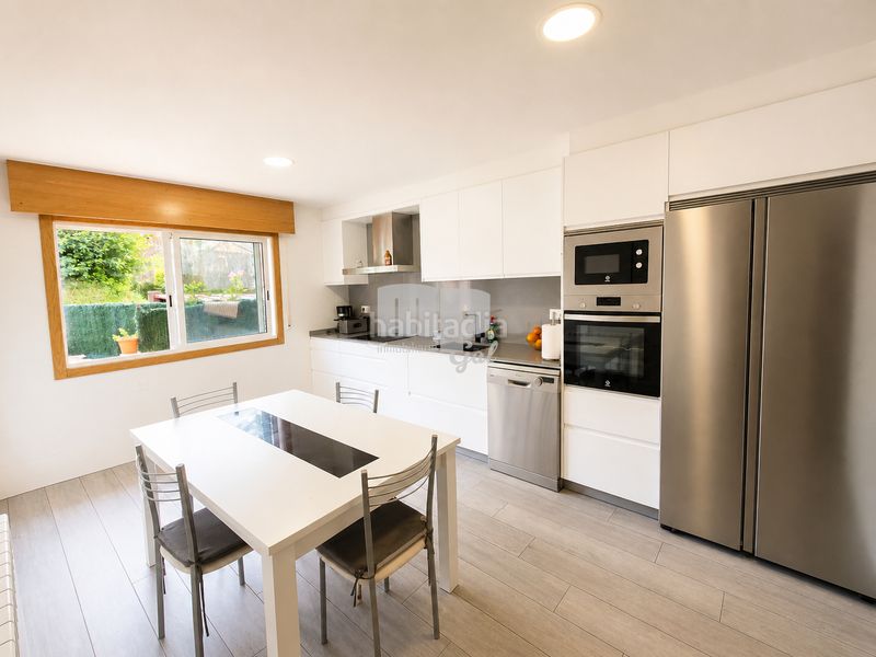 Foto c1bd4044-8dbe-478a-9689-a88908f78415. Chalet avec chauffage parking dans Redondela