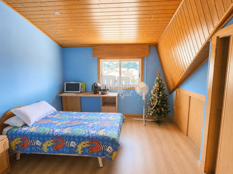 Foto d10e2ab3-f95b-425a-9375-5de7ebb0e5f1. Chalet avec chauffage parking dans Redondela