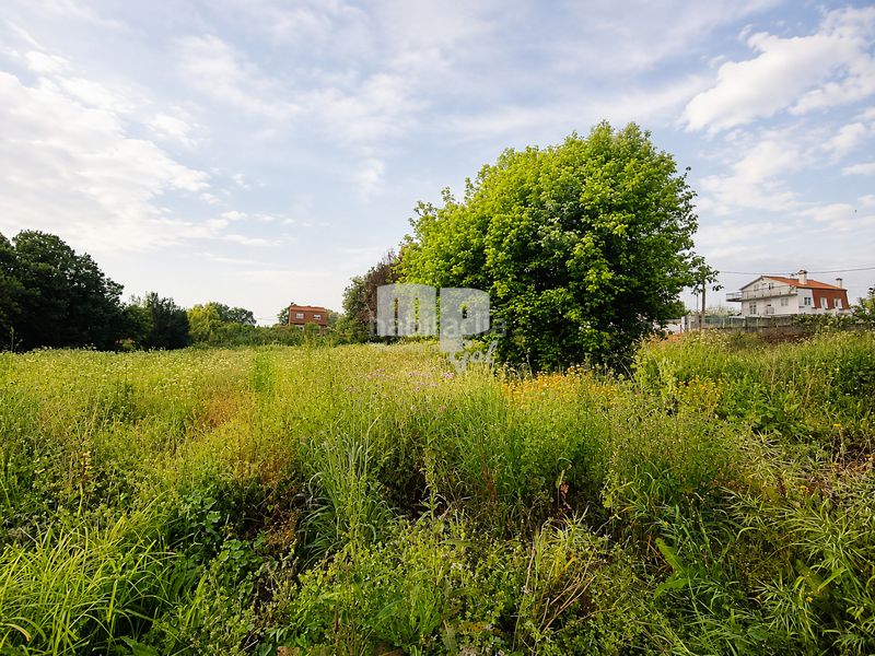 Foto c5d4b019-3484-49a9-bb37-2dcb516370bc. Terreny residencial a Alcabre Vigo