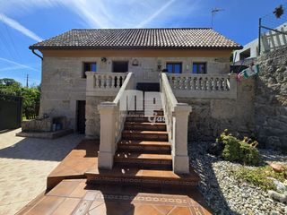 Mas  Travesía da xeira. Casa en moaña cerca de la playa.