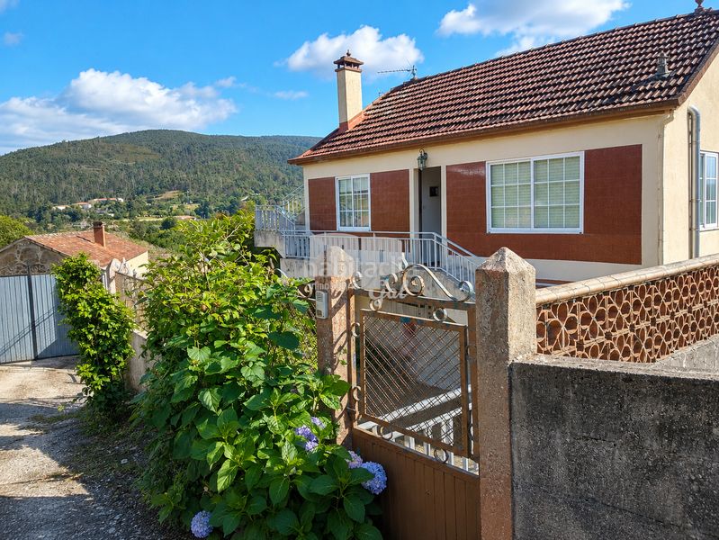 Foto dd8d725f-48d9-434e-a24e-1d2499b7cab1. Chalet en Mondariz