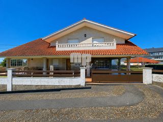Chalet in Alcabre. Chalet en la zona de samil playa, vigo.