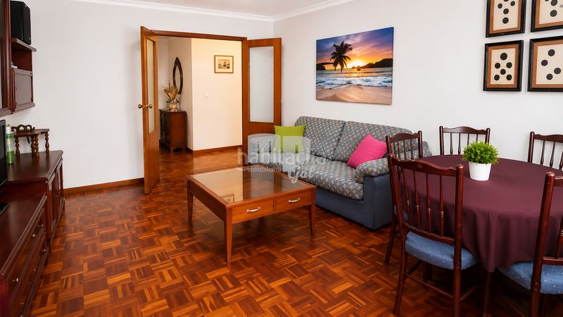 Foto 3d635885-83e3-457b-9b16-7561c963c5d5. Piso en Berbés - Peritos Vigo