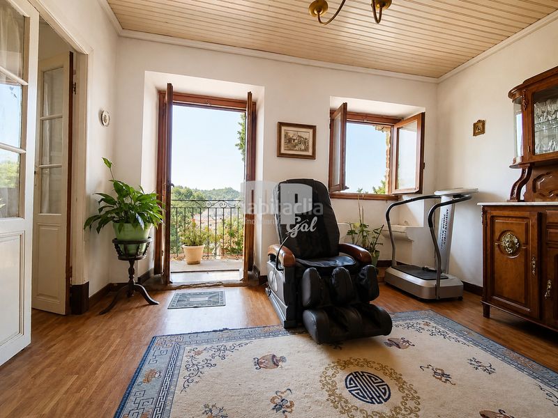 Foto b7ddeb53-9328-43d9-b35b-c3736b07d889. Casa adossada a Redondela