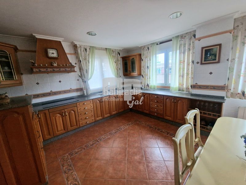 Foto 16540c59-b4c6-4226-aa09-cfec071f88de. Chalet with fireplace heating parking in Sardoma - Castrelos Vigo