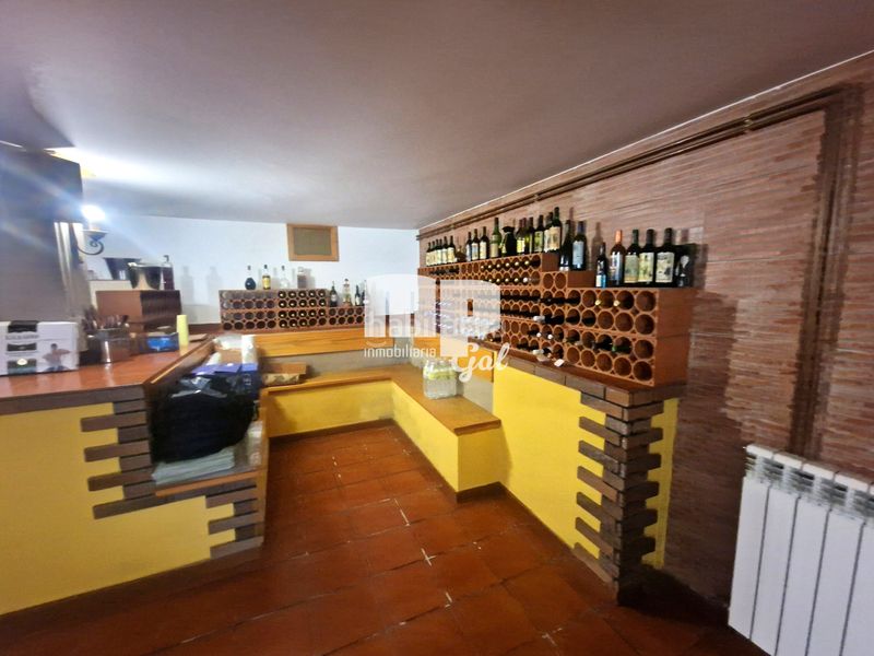 Foto 1696c465-b66f-4d4b-b918-1bd5fdccdbdf. Chalet with fireplace heating parking in Sardoma - Castrelos Vigo