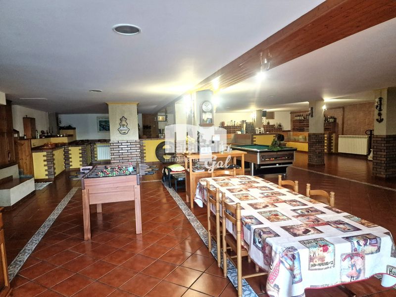 Foto 499b88f7-b860-4dc9-872c-c58abd4e8fc3. Chalet with fireplace heating parking in Sardoma - Castrelos Vigo