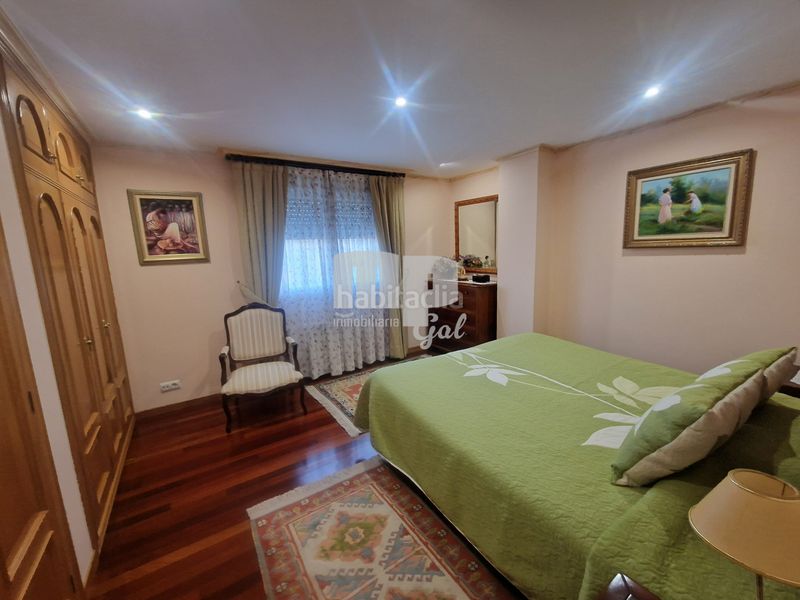 Foto 52b80871-4a0e-4b4c-94fb-d57464eb3ab8. Chalet with fireplace heating parking in Sardoma - Castrelos Vigo