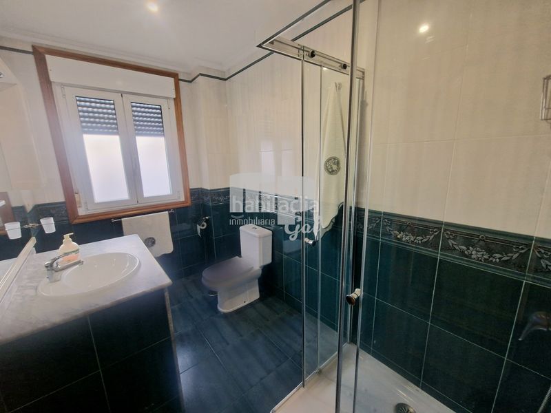 Foto 61c1db38-796e-41d7-bcbb-94aca3971fc5. Chalet with fireplace heating parking in Sardoma - Castrelos Vigo