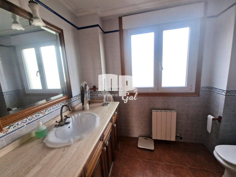 Foto 6a6bd8bf-67e1-406c-937f-5d96f48960ac. Chalet with fireplace heating parking in Sardoma - Castrelos Vigo