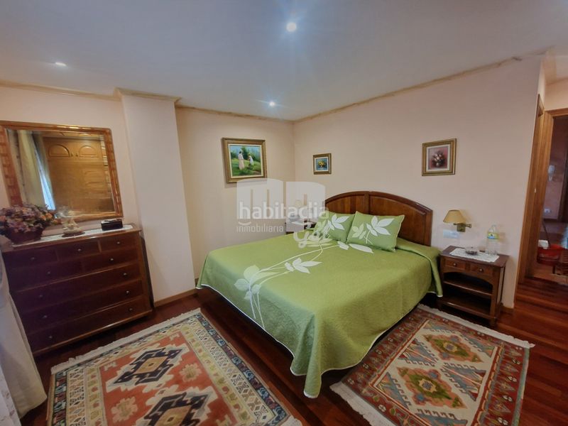 Foto 6ef070b0-85c5-4443-b029-43c88d99613f. Chalet with fireplace heating parking in Sardoma - Castrelos Vigo