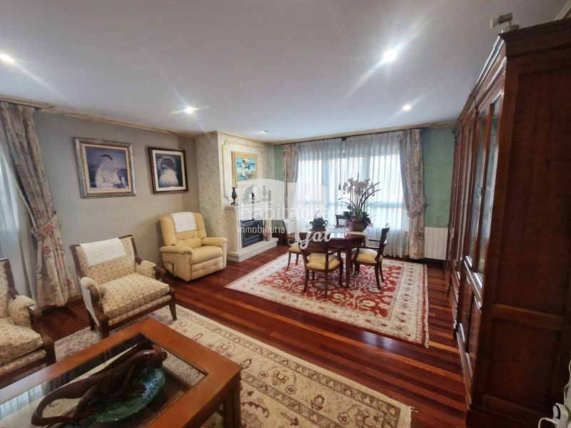 Foto 75a95912-23ee-45f0-a42d-66b54318f55e. Chalet with fireplace heating parking in Sardoma - Castrelos Vigo