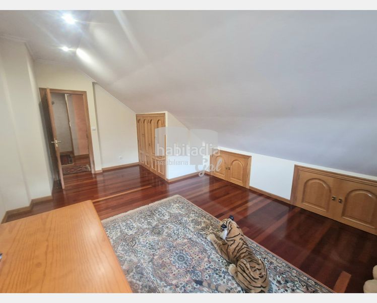 Foto 860f9d23-b730-4ad5-8978-5edd76b578a5. Chalet with fireplace heating parking in Sardoma - Castrelos Vigo