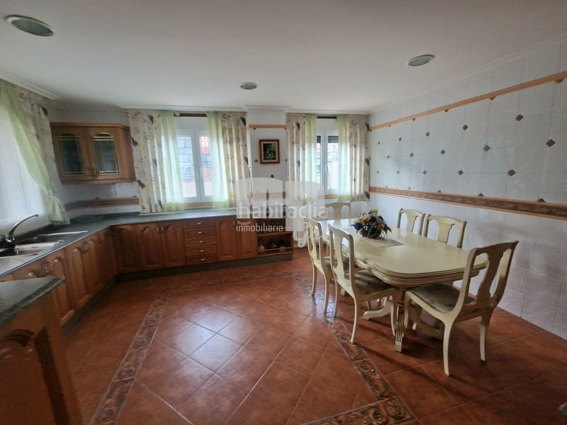 Foto 99daccfe-d161-4255-ac04-69c454385bd2. Chalet with fireplace heating parking in Sardoma - Castrelos Vigo
