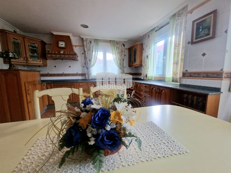 Foto ad604a81-f0b9-4470-8b6e-366798b05942. Chalet with fireplace heating parking in Sardoma - Castrelos Vigo