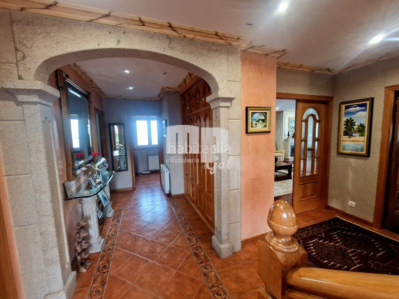 Foto b12b6abd-3c80-4b60-85df-cf382cbad85e. Chalet with fireplace heating parking in Sardoma - Castrelos Vigo