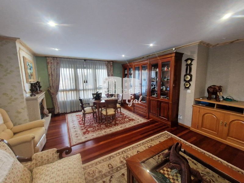Foto f44736df-c03d-4abe-a2f5-48d243e8c38a. Chalet with fireplace heating parking in Sardoma - Castrelos Vigo