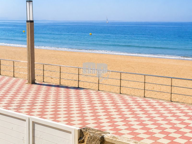 Foto b8af34d8-fcd2-40c5-9926-a1936a986970. Chalet en Panxón Nigrán