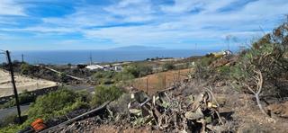 Landgut in Calle dulces de guia 16. Terreno en guía de isora con vistas al mar