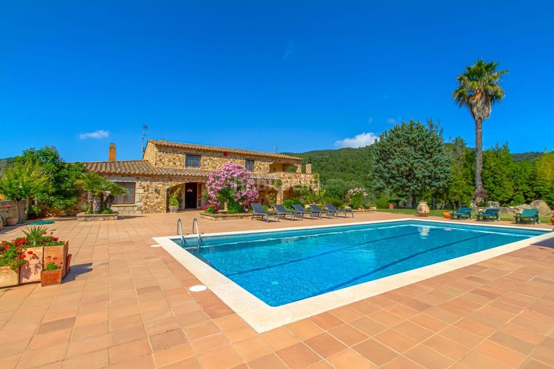 Foto b1f83232-0e2f-4ce1-a517-8c9754205ff7. Masia amb calefacció piscina a Cabanyes-Mas Ambrós-Mas Pallí Calonge