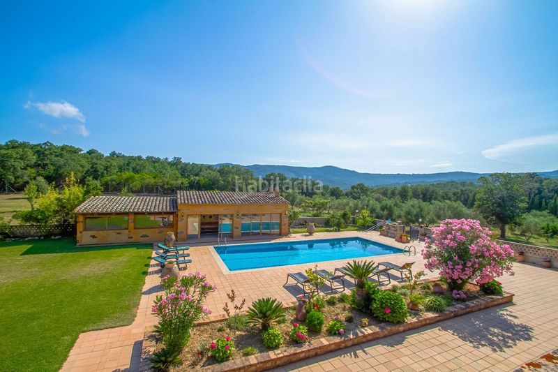 Foto cf81be49-3817-4947-89ac-5dd890e33c06. Masia amb calefacció piscina a Cabanyes-Mas Ambrós-Mas Pallí Calonge