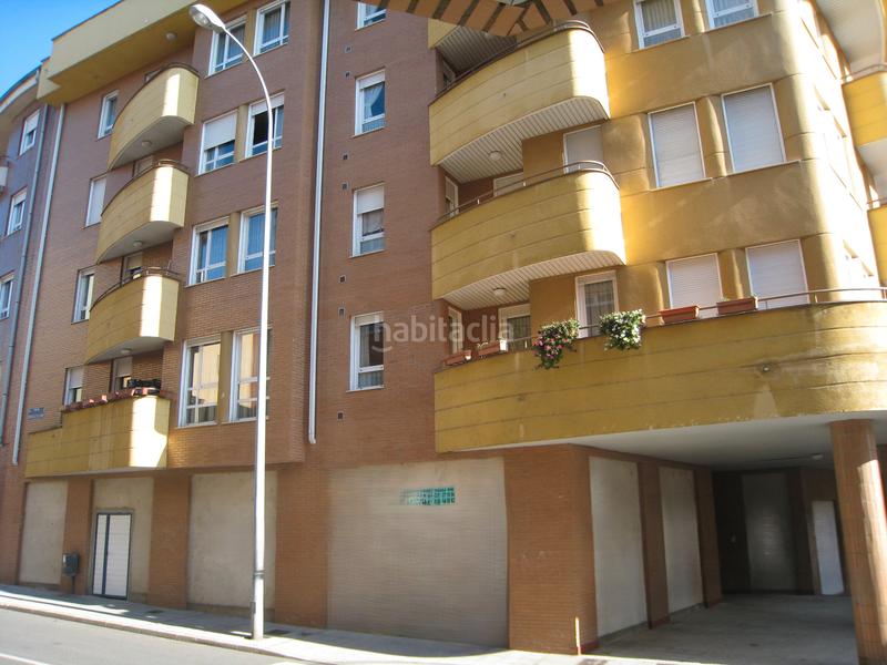 Foto d8b6fa95-3b8b-45f5-8c15-2f067936e169. Business premise in calle gonzález de lama 1 in San Mamés - La Palomera León