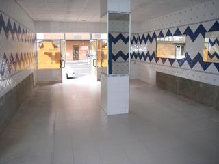 Geschäftsraum in Calle de azorín 24. Se vende locales comerciales