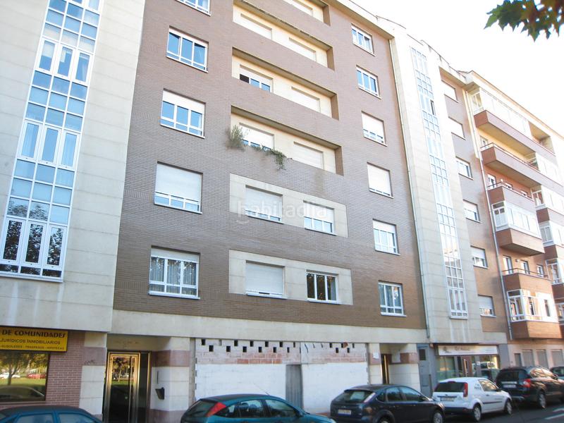 Foto ce292e15-d337-4598-a2fb-a0c643a14236. Locale commerciale in calle conde de barcelona 2 in León