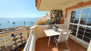 Alquiler Ático en Calle el coloso 6. Se alquila vivienda ático de 3 dormitorios vistas al mar