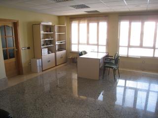 Office space in Calle el torrejón 6. Se venden oficinas acondicionadas