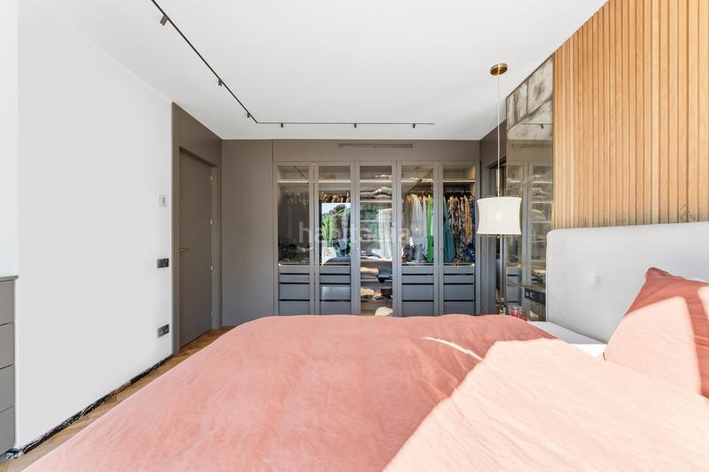 Foto 22627c76-6373-477c-bb12-36568b07b93d. Chalet with fireplace heating parking pool in Bellamar Castelldefels