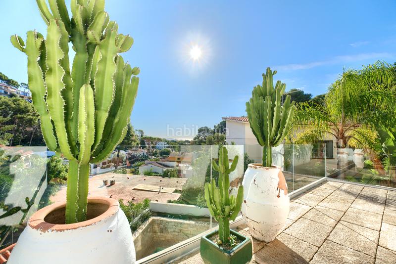 Foto 22c011dc-7337-4aa9-bfde-b8247c39e258. Chalet with fireplace heating parking pool in Bellamar Castelldefels