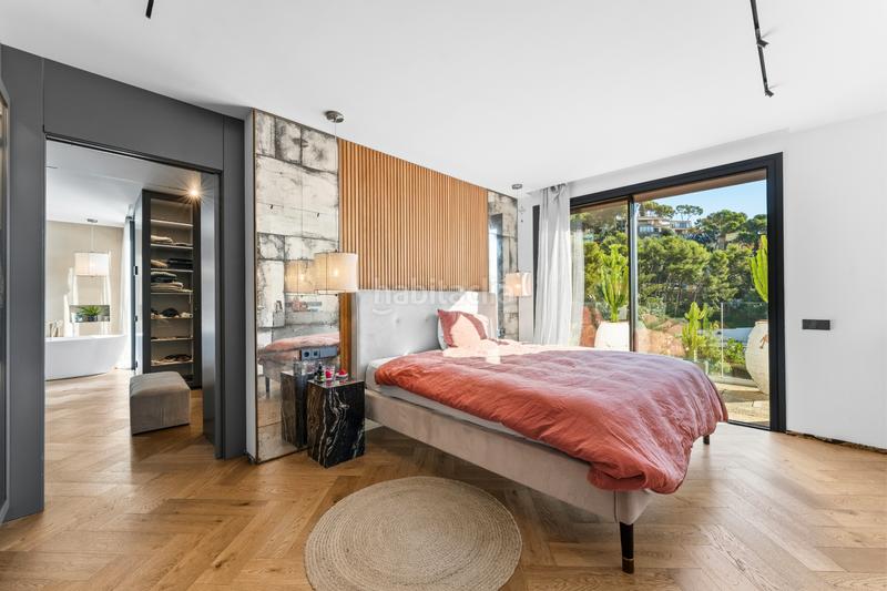 Foto 2c9d3091-e4a1-4f80-b2a3-5d69d85580d4. Chalet with fireplace heating parking pool in Bellamar Castelldefels