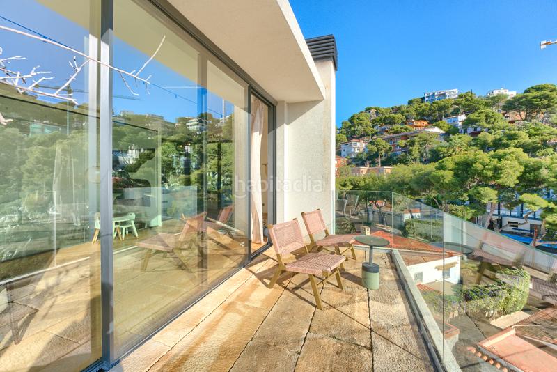 Foto 41e809f0-8b5c-401c-86cf-efe693f2f382. Chalet with fireplace heating parking pool in Bellamar Castelldefels