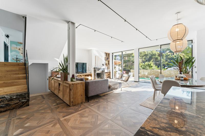 Foto 95a887ec-d7be-4105-a21c-192c43969051. Chalet with fireplace heating parking pool in Bellamar Castelldefels