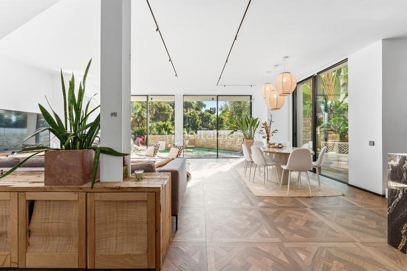 Foto b2ed8943-86e8-4dd2-97a1-e9d3d2a38a6c. Chalet with fireplace heating parking pool in Bellamar Castelldefels