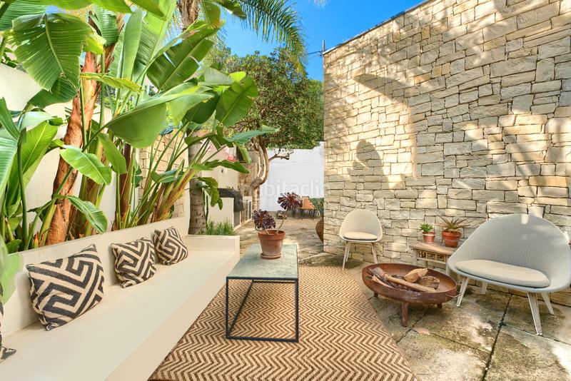 Foto cfbd6eff-a35d-4d72-b8dd-da4945e8618c. Chalet with fireplace heating parking pool in Bellamar Castelldefels