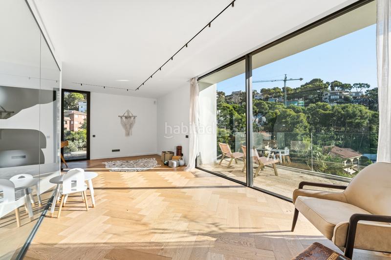 Foto f2c381b0-07d3-49f2-bba8-e8a1fb82b7ec. Chalet with fireplace heating parking pool in Bellamar Castelldefels