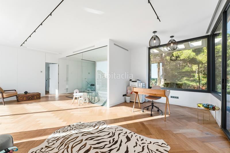 Foto f41da3a7-dcb5-43b2-8aa5-fee27913ee79. Chalet with fireplace heating parking pool in Bellamar Castelldefels