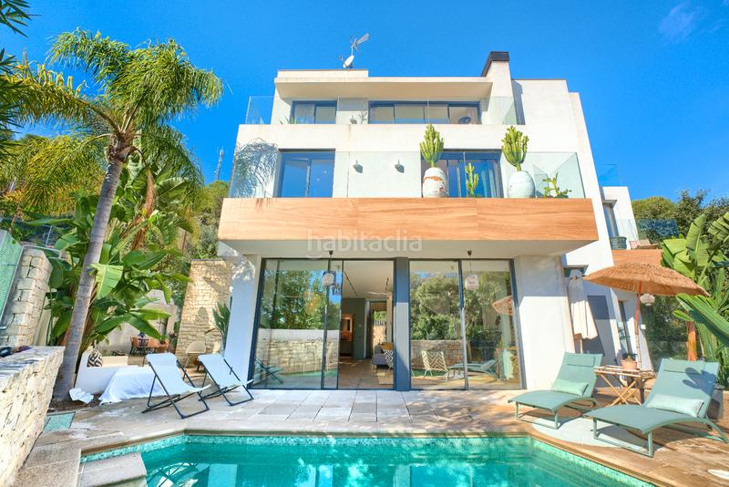 Foto ff8191a3-120b-4abe-8128-eecb5c9d309e. Chalet with fireplace heating parking pool in Bellamar Castelldefels