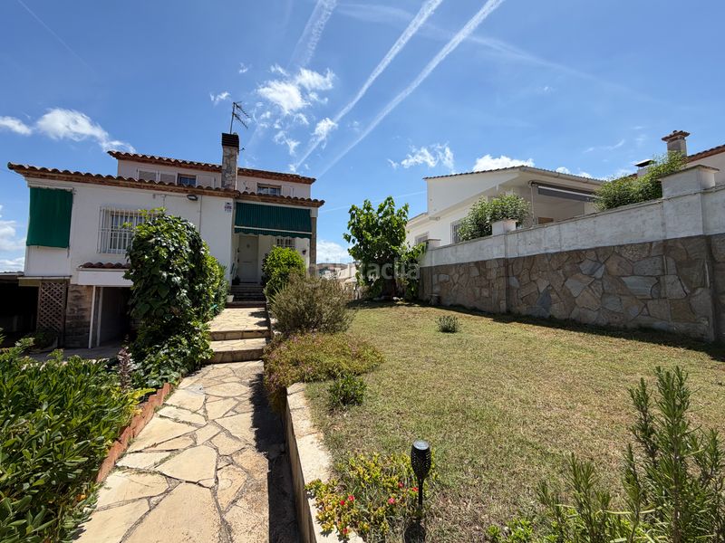 Foto 327d76a9-ed26-4fee-94c8-0c62b29af126. Casa amb xemeneia calefacció aparcament piscina a Canyelles