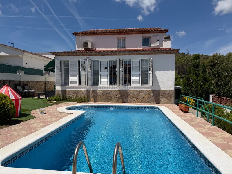 Foto 9899b924-f6b9-4813-abfa-3328b31c4e48. Casa amb xemeneia calefacció aparcament piscina a Canyelles